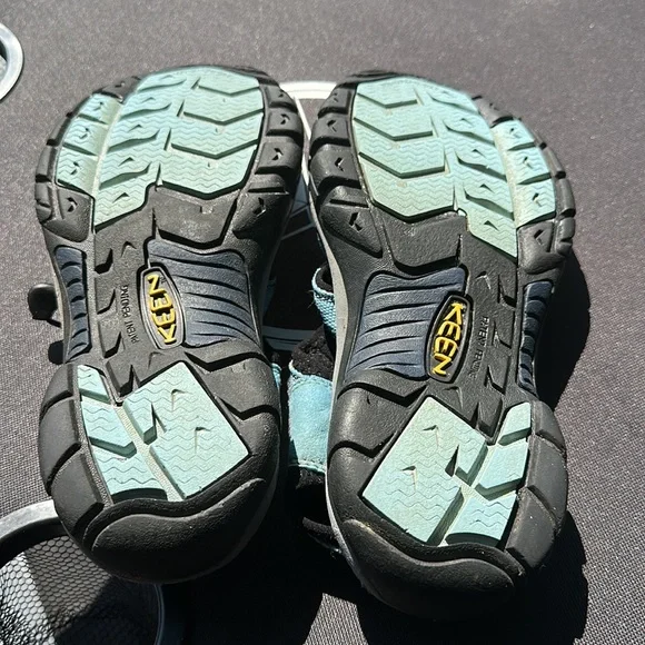 Women’s Keen newport sandals - Picture 3 of 4